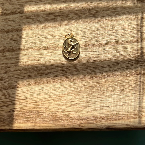 Talon NYC Zodiac Charm, 14Kt gold (Leo) - Picture 3 of 5